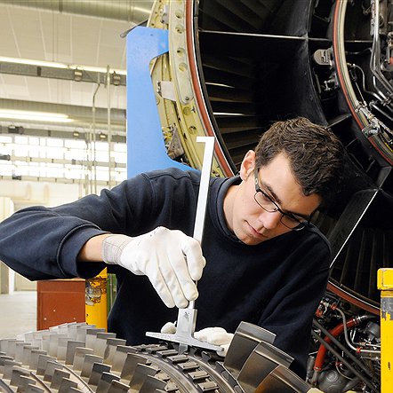 Fluggerätmechaniker/in - Triebwerkstechnik